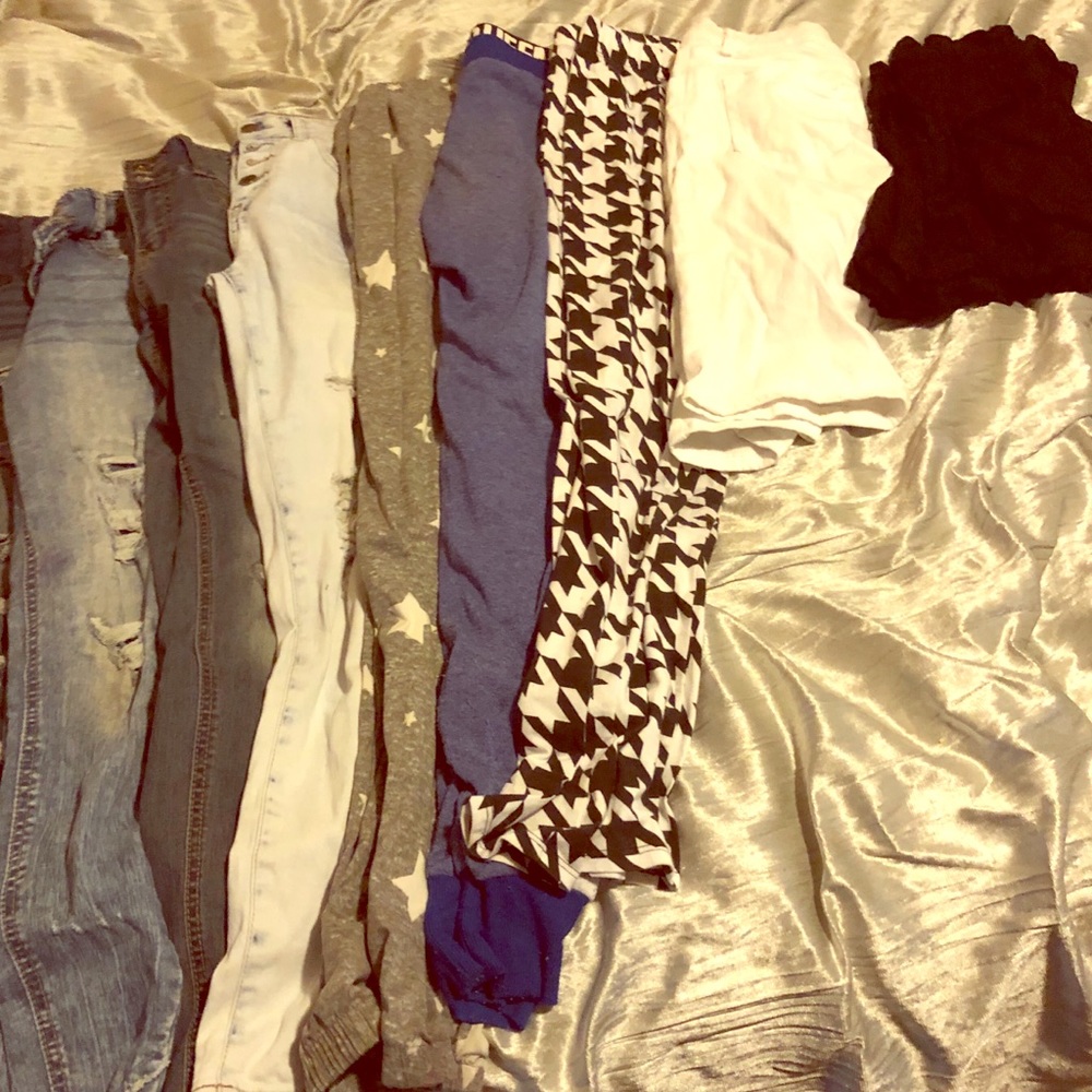 Teen girl jeans, sweats, leggings,&shorts bundle.